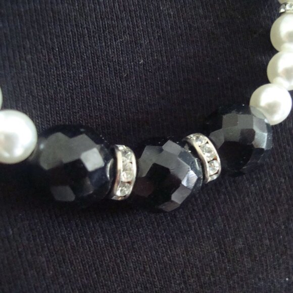 Earrings & Necklace Set Faux Pearls Black Beads Diamante Spacers Classic - Picture 3 of 8